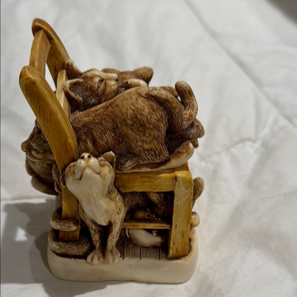 NWT Harmony Kingdom Rumble Seat cats carving - Picture 3 of 8